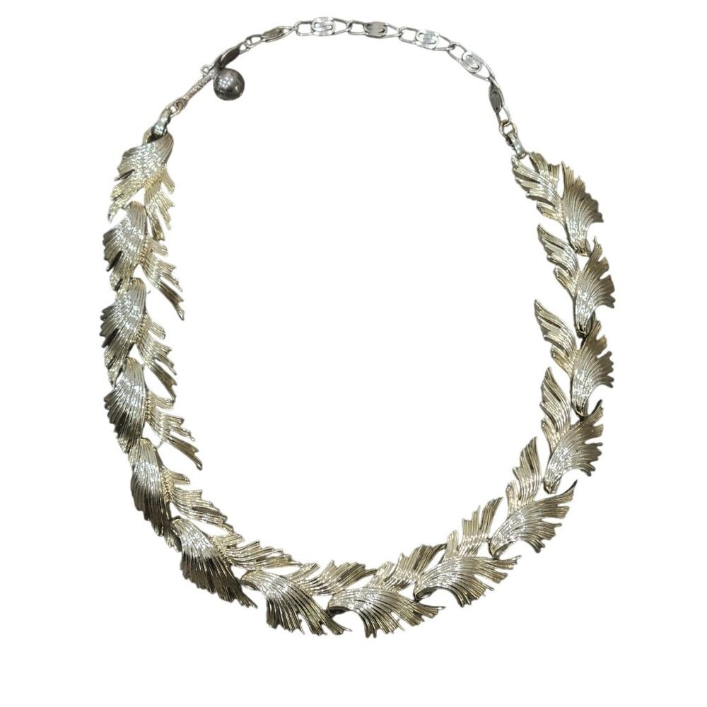 Lisner Floral Leaf Choker Adjustable Necklace 12-15" Gold Tone‎ Vintage Marked